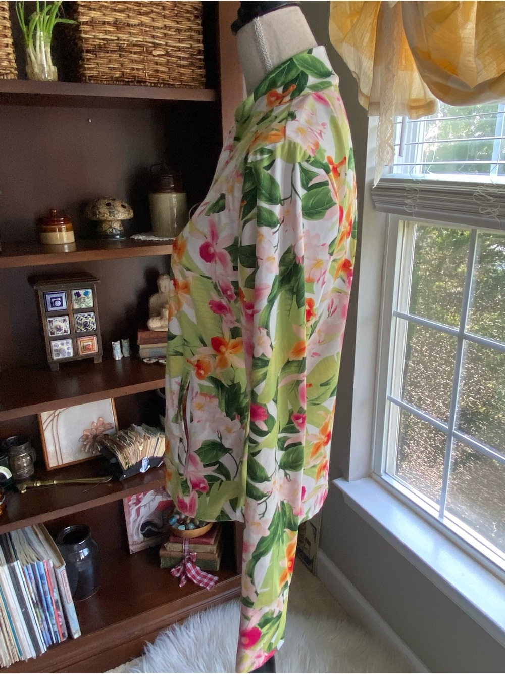 Tommy Bahama SPF 50 Active Floral Zip-Up Jacket in Pink Green & White Large NWOT - Picture 7 of 14